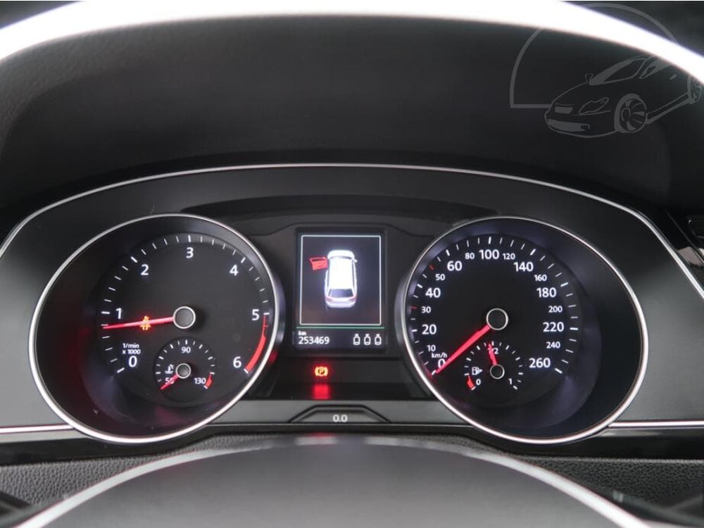 2015 Volkswagen PASSAT - 31