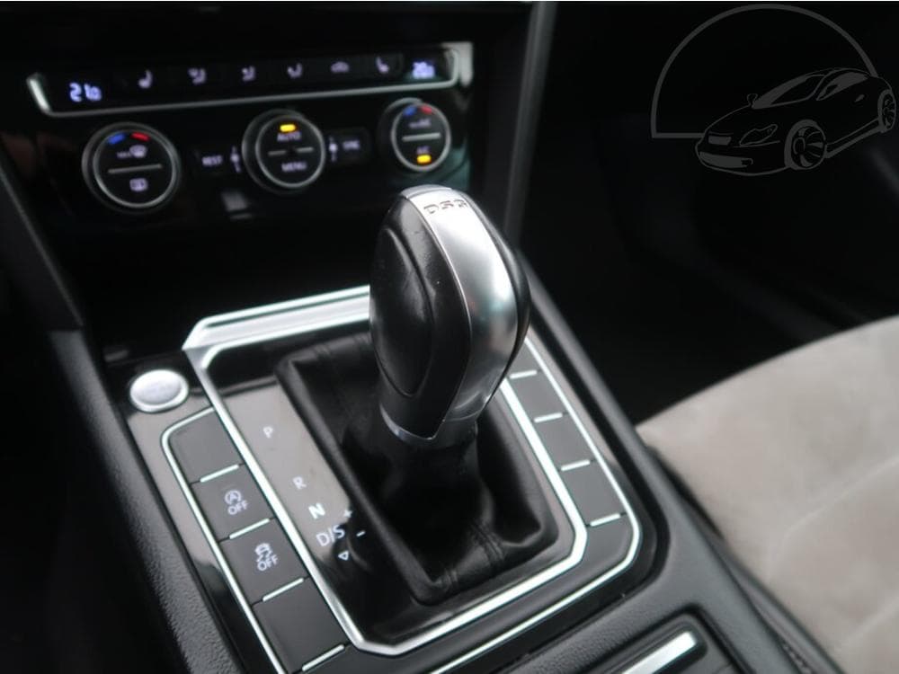 2015 Volkswagen PASSAT - 37