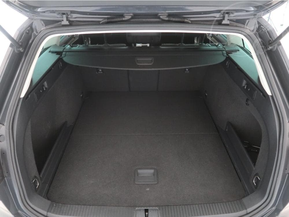 2015 Volkswagen PASSAT - 40