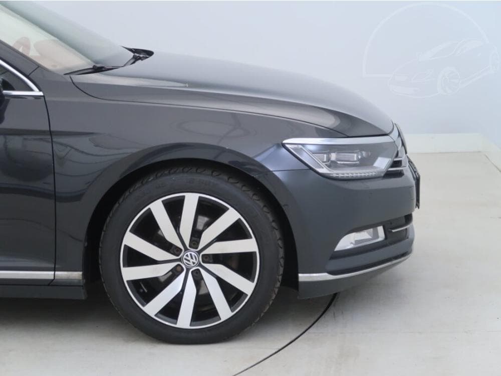 2015 Volkswagen PASSAT - 43
