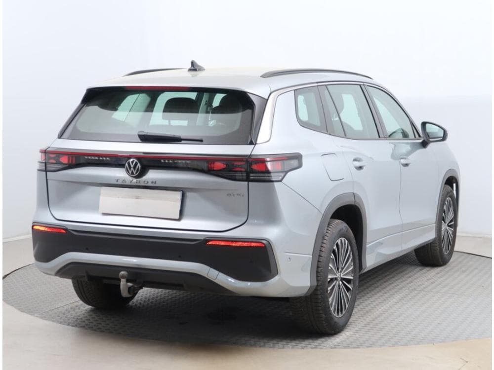 2025 Volkswagen TAYRON - 9