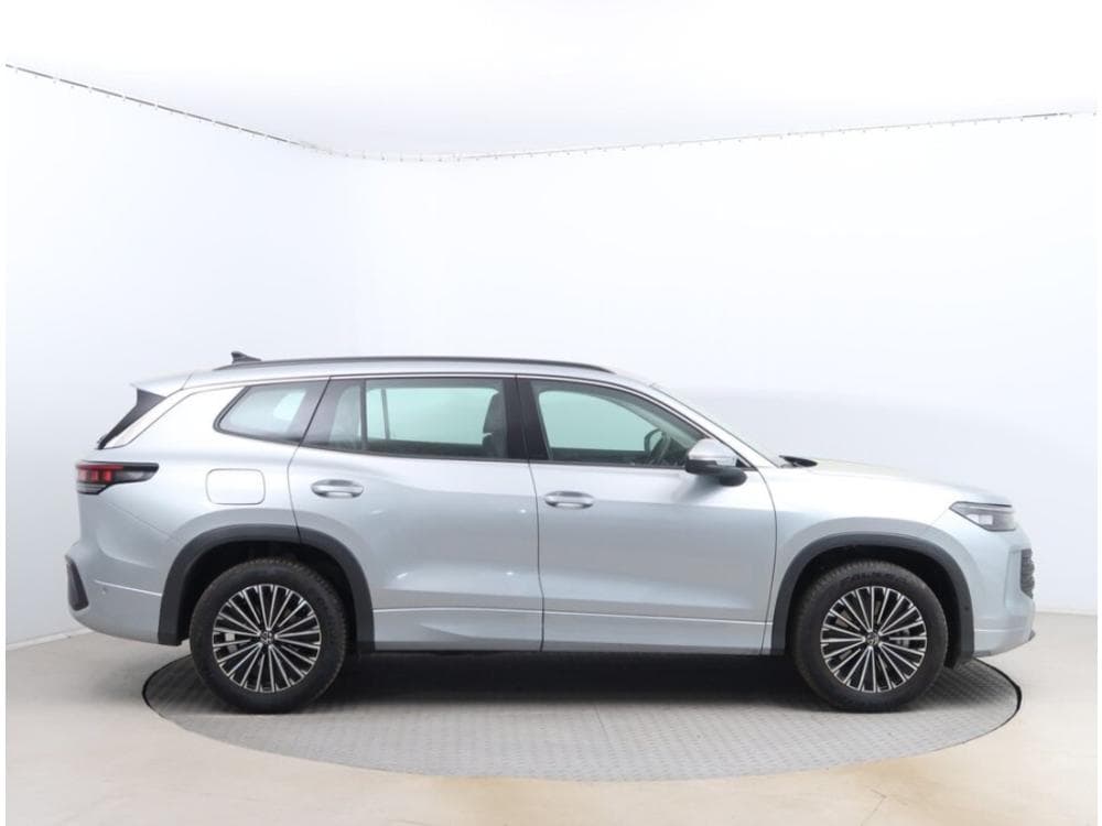 2025 Volkswagen TAYRON - 11