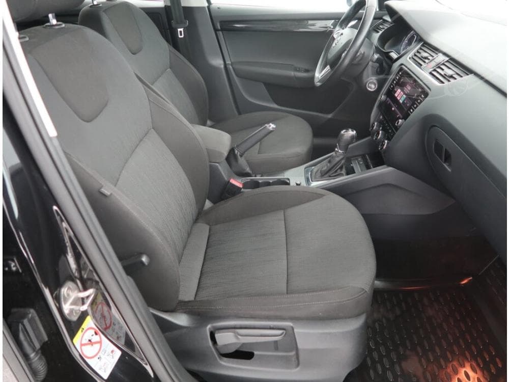 2018 Škoda OCTAVIA - 25