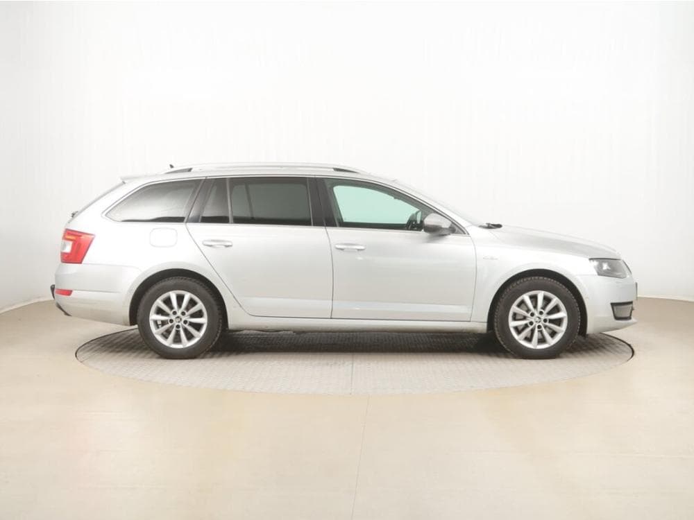 2016 Škoda OCTAVIA - 11