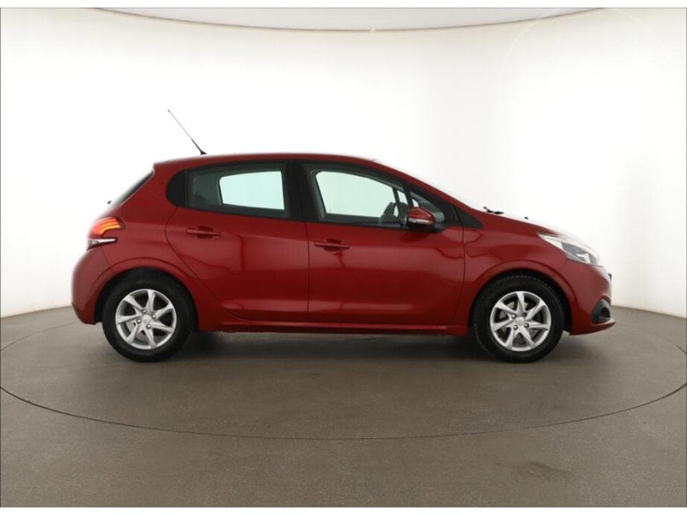 2018 Peugeot 208 - 6