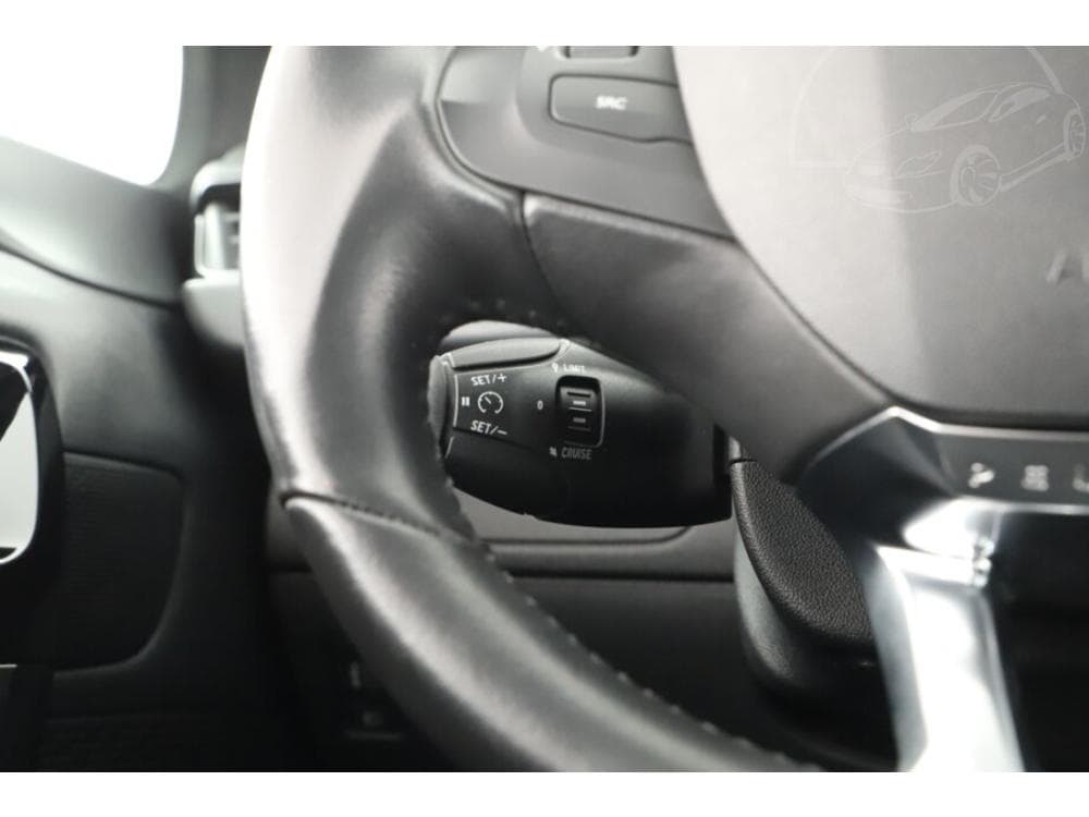 2018 Peugeot 208 - 11