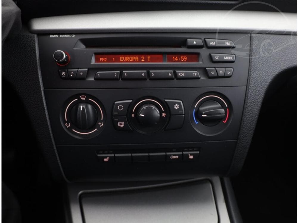 2009 BMW 1-SERIES - 9