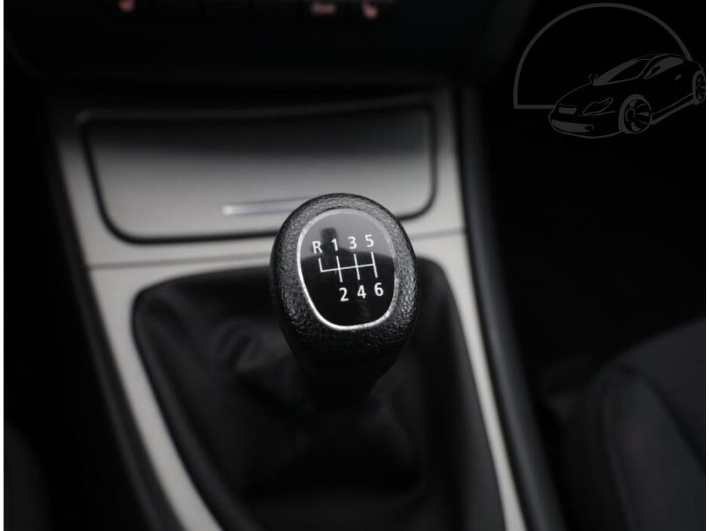 2009 BMW 1-SERIES - 10