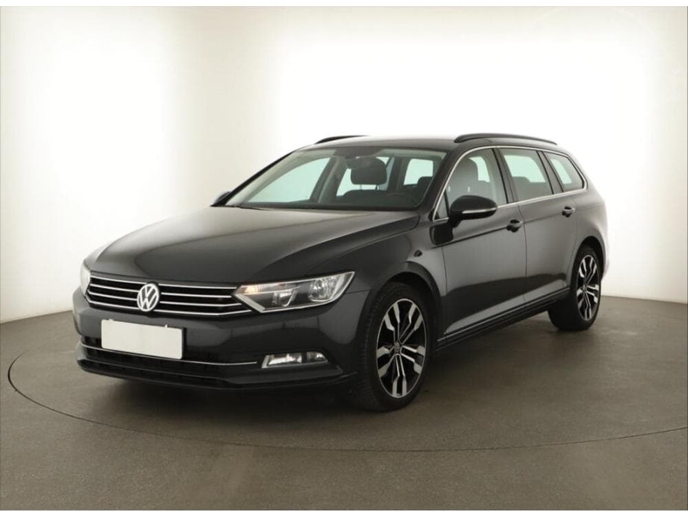 2018 Volkswagen PASSAT - 3