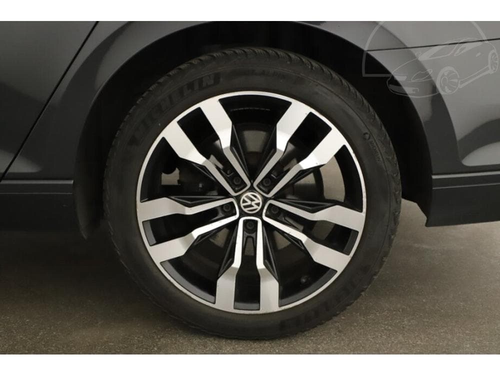 2018 Volkswagen PASSAT - 23