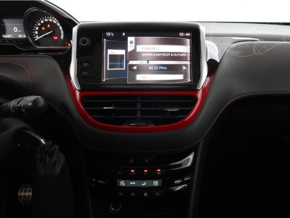 2014 Peugeot 208 - 12