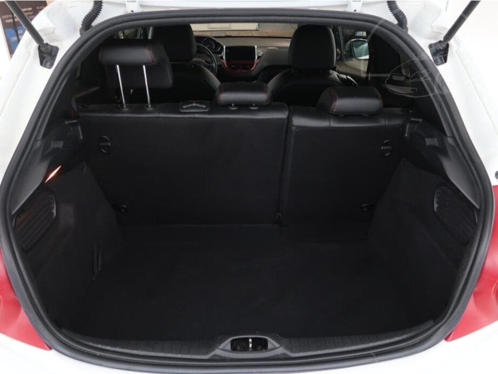 2014 Peugeot 208 - 13