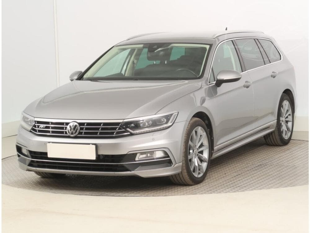 2019 Volkswagen PASSAT - 3