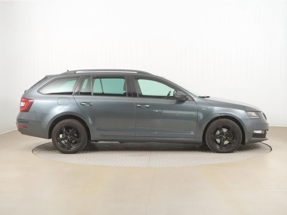 2017 Škoda OCTAVIA - 11