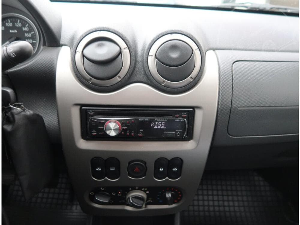 2010 Dacia SANDERO - 12