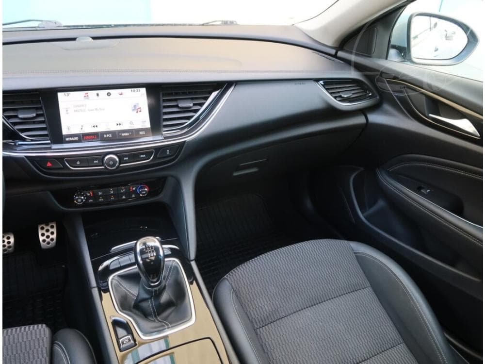 2018 Opel INSIGNIA - 22