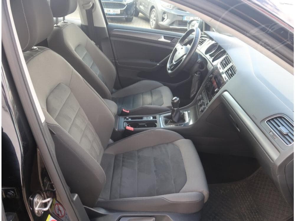 2019 Volkswagen GOLF - 33