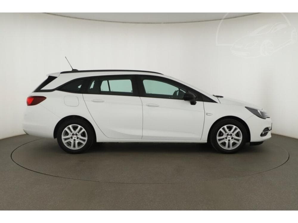 2022 Opel ASTRA - 11