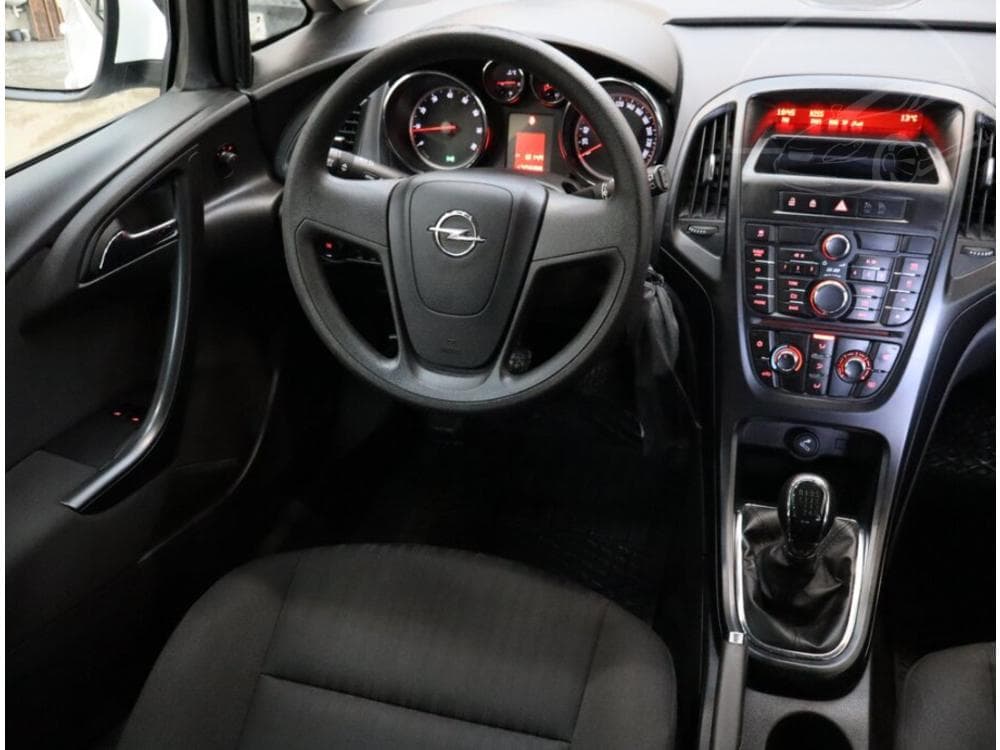 2012 Opel ASTRA - 7