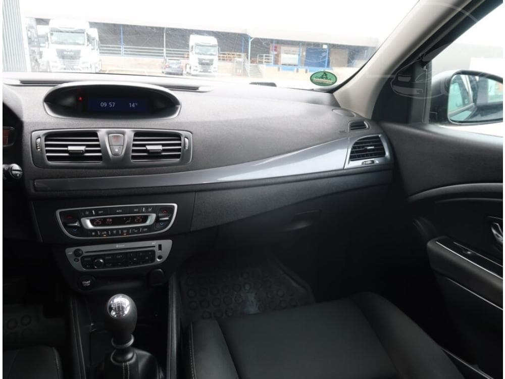 2015 Renault MEGANE - 8