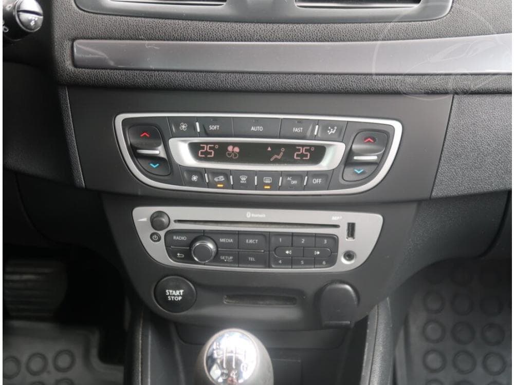2015 Renault MEGANE - 12