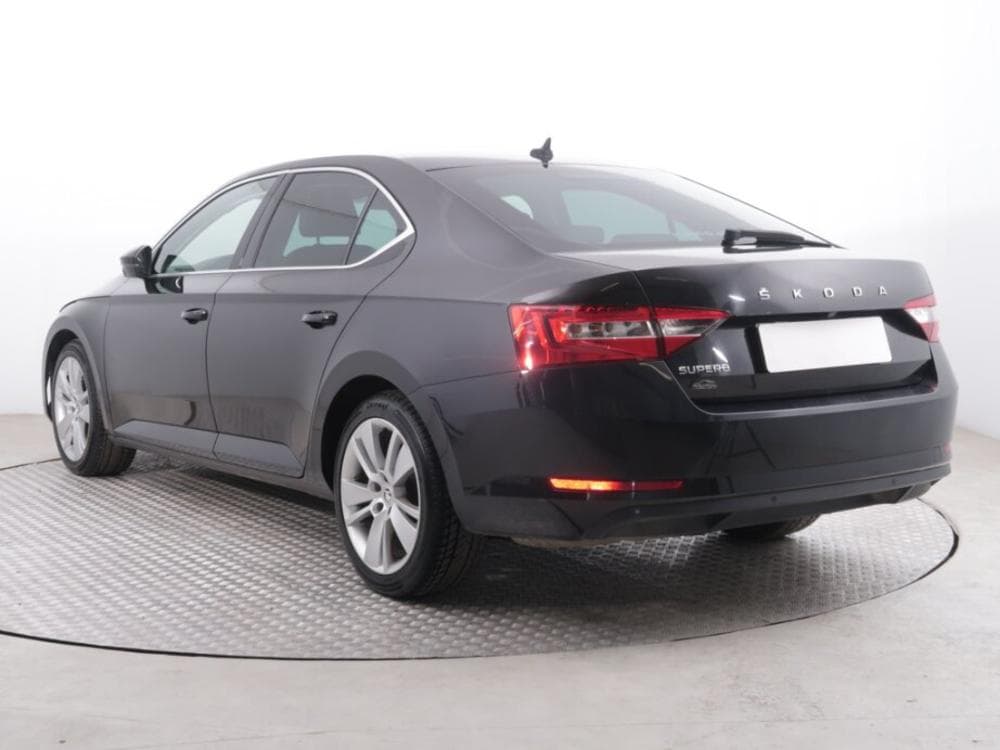2020 Škoda SUPERB - 10