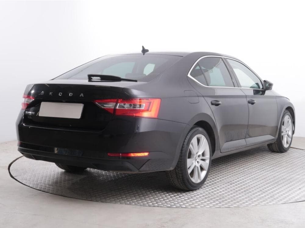 2020 Škoda SUPERB - 13