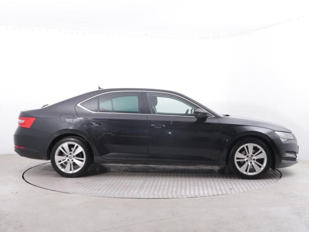 2020 Škoda SUPERB - 16