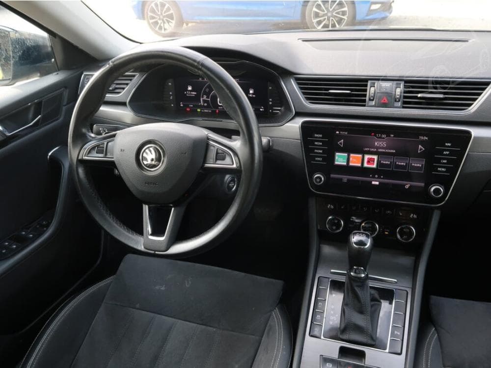 2020 Škoda SUPERB - 19