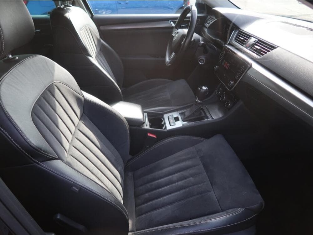 2020 Škoda SUPERB - 25
