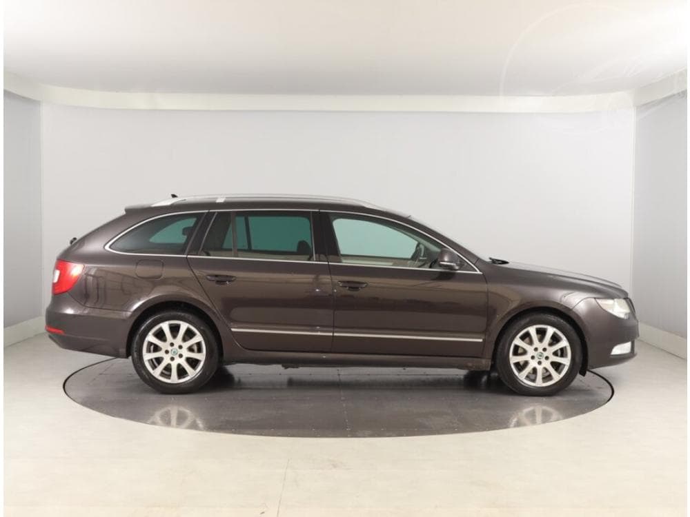 2010 Škoda SUPERB - 6