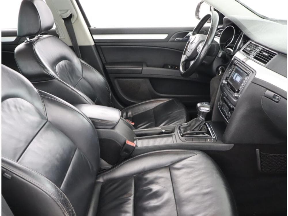2010 Škoda SUPERB - 9