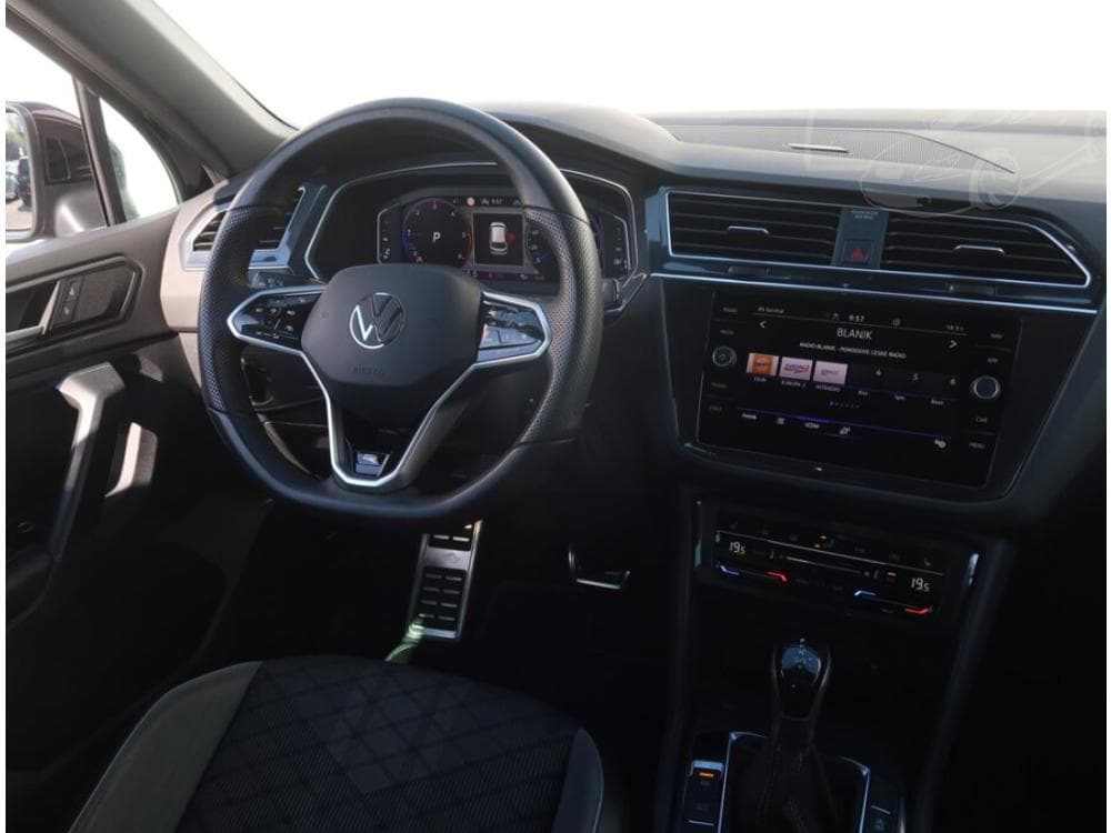 2022 Volkswagen TIGUAN - 25