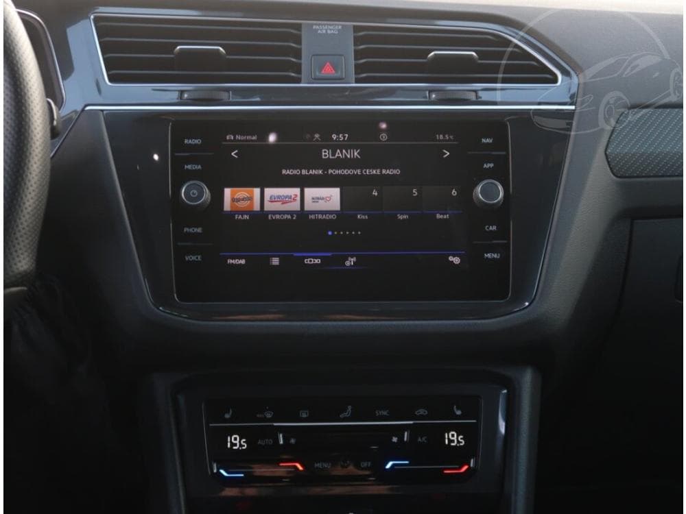 2022 Volkswagen TIGUAN - 45