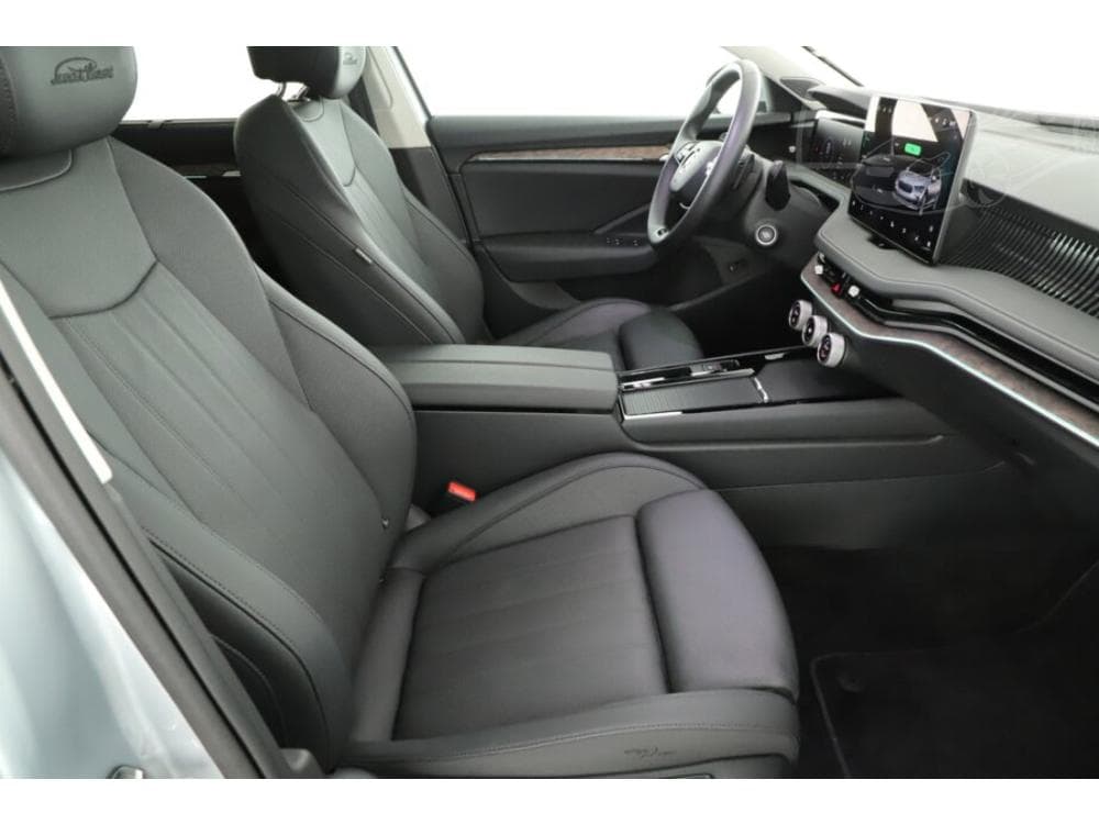 2025 Škoda SUPERB - 13