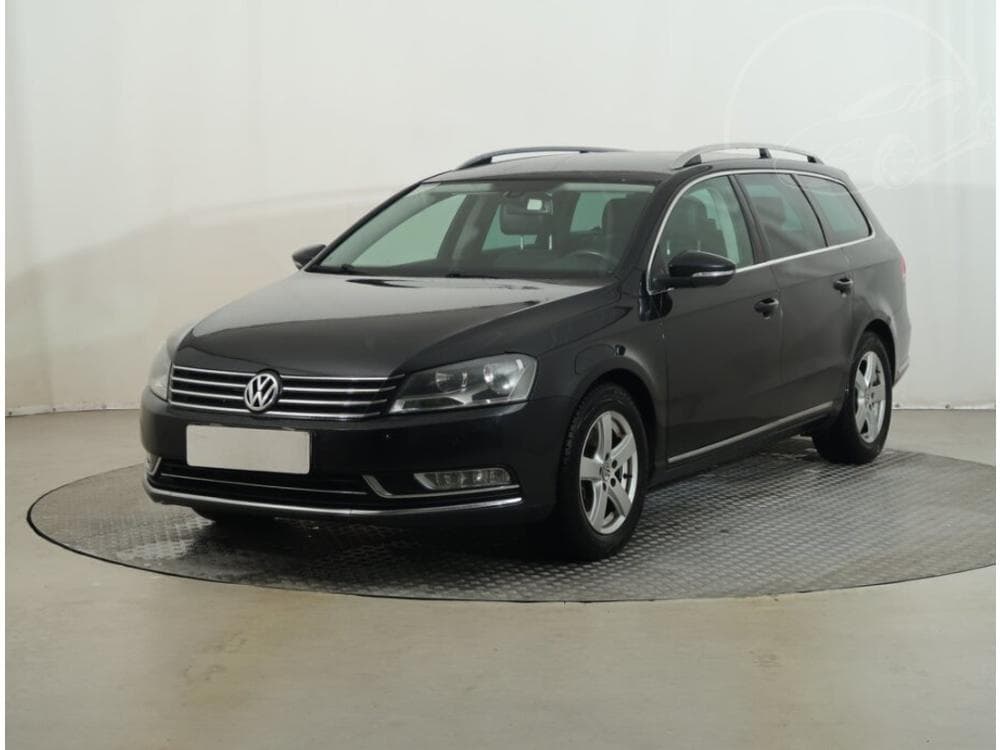 2011 Volkswagen PASSAT - 2
