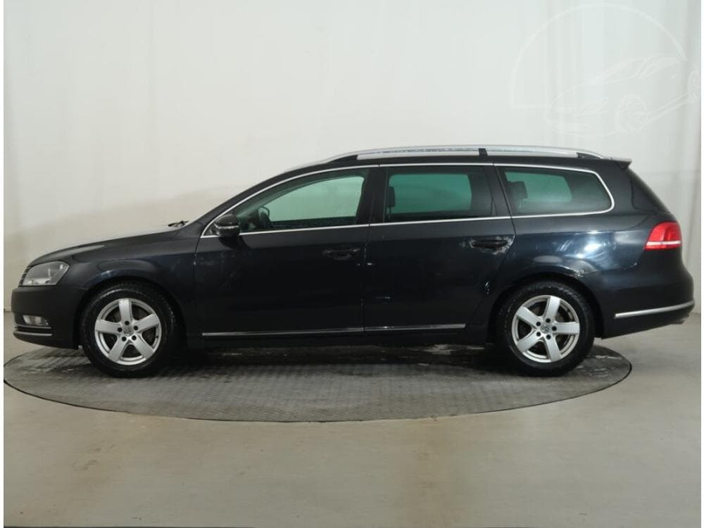 2011 Volkswagen PASSAT - 3