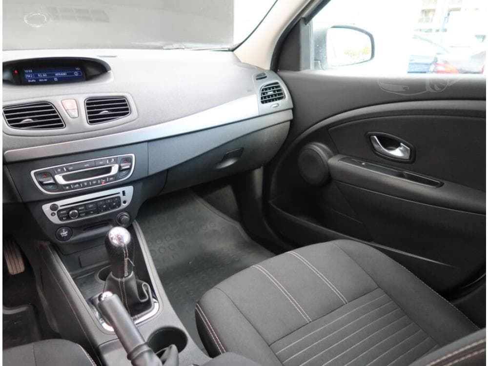 2015 Renault FLUENCE - 29