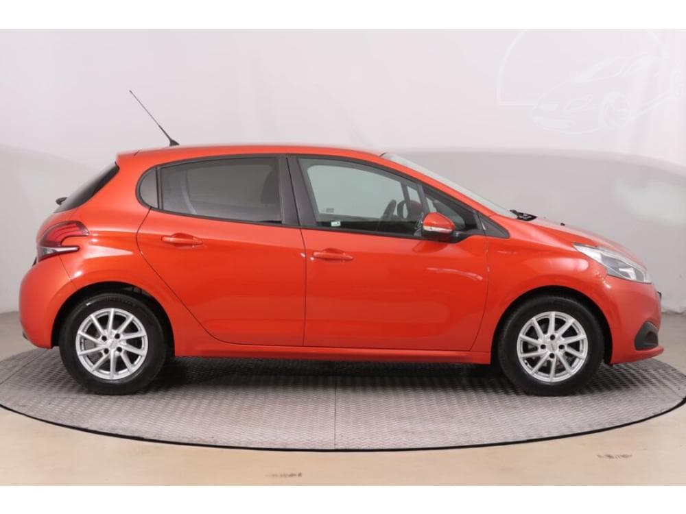 2016 Peugeot 208 - 6
