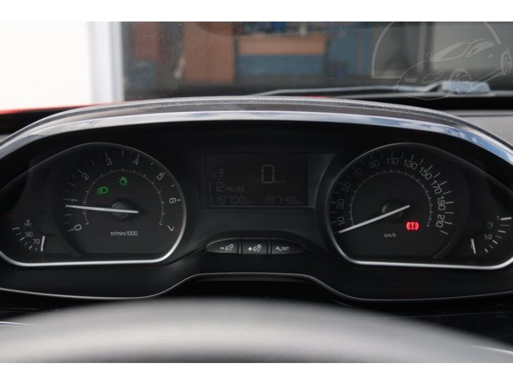 2016 Peugeot 208 - 9