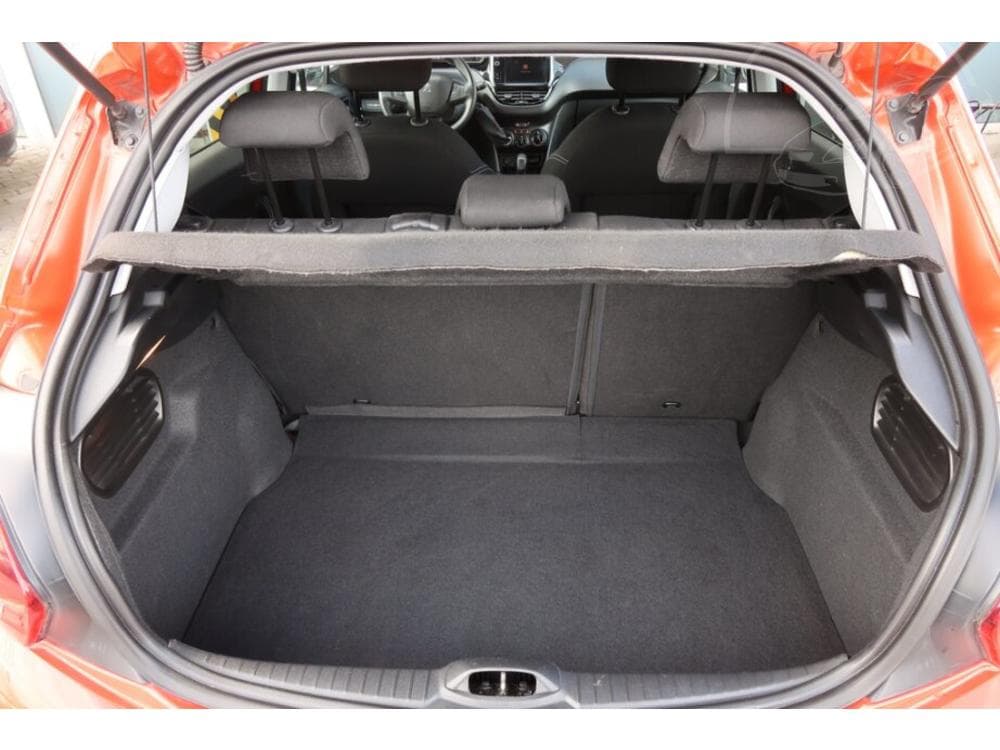 2016 Peugeot 208 - 10
