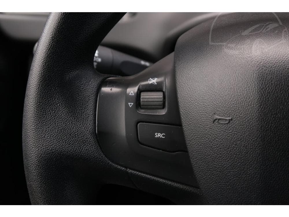 2016 Peugeot 208 - 12