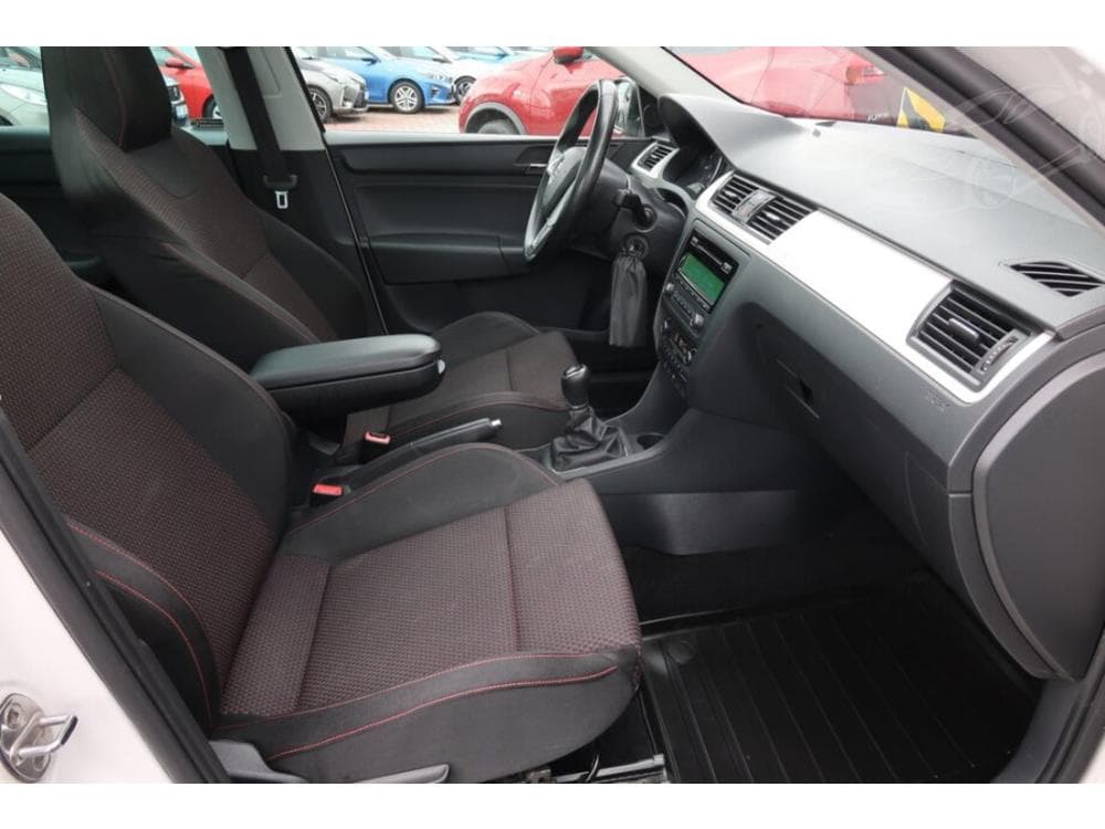 2014 Škoda RAPID - 17