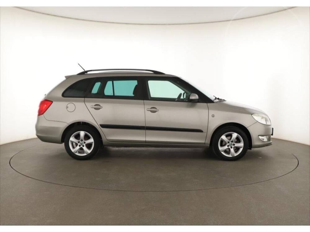 2014 Škoda FABIA - 21