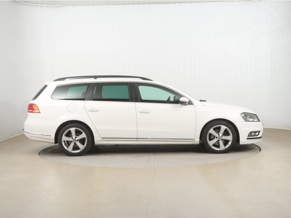2012 Volkswagen PASSAT - 6