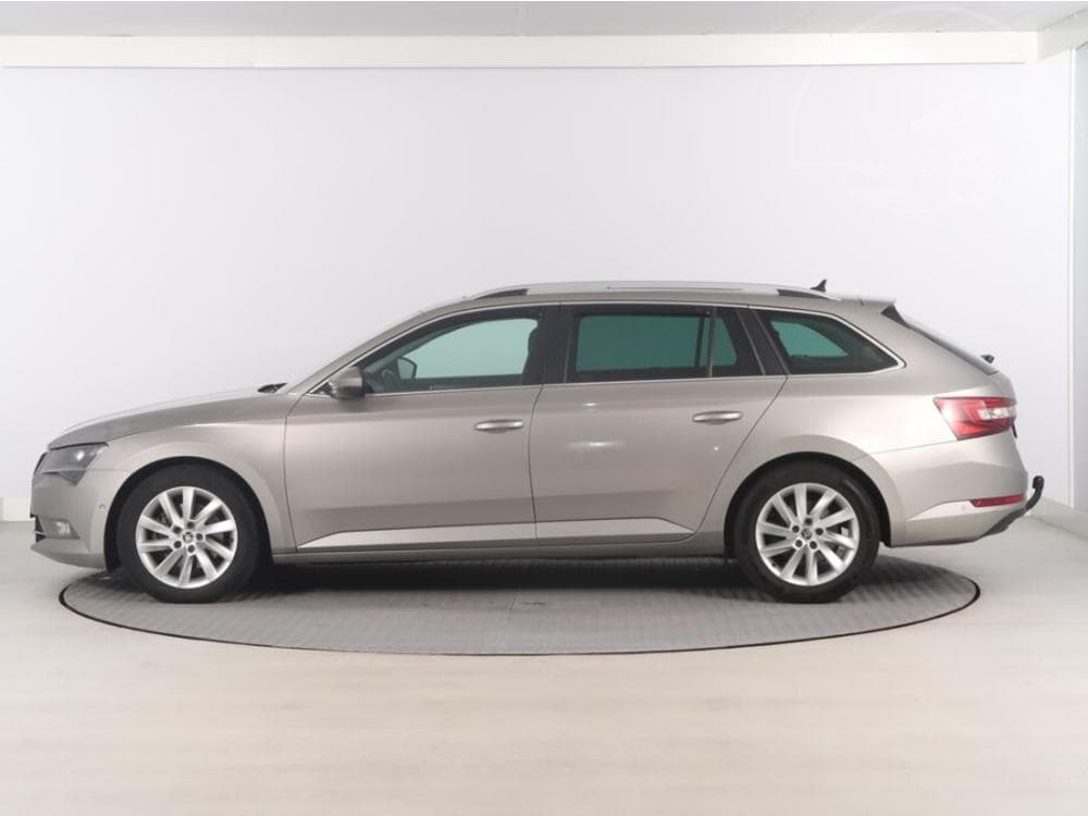 2016 Škoda SUPERB - 7