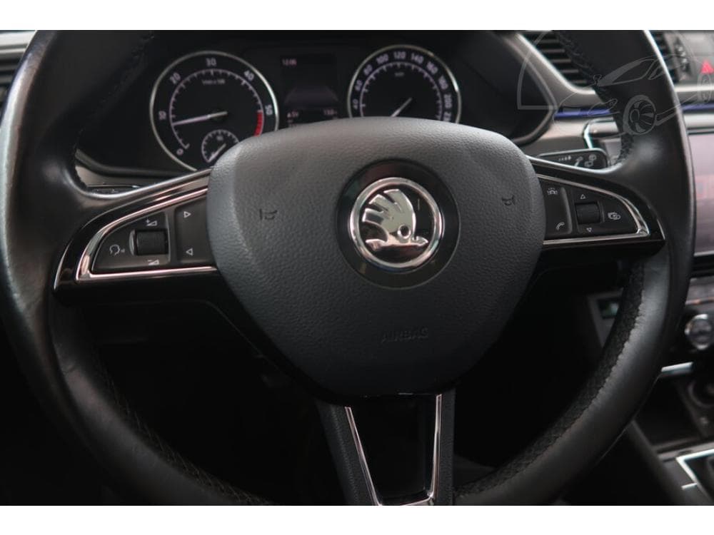 2016 Škoda SUPERB - 43
