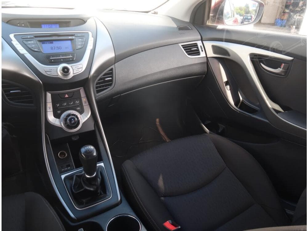 2012 Hyundai ELANTRA - 29