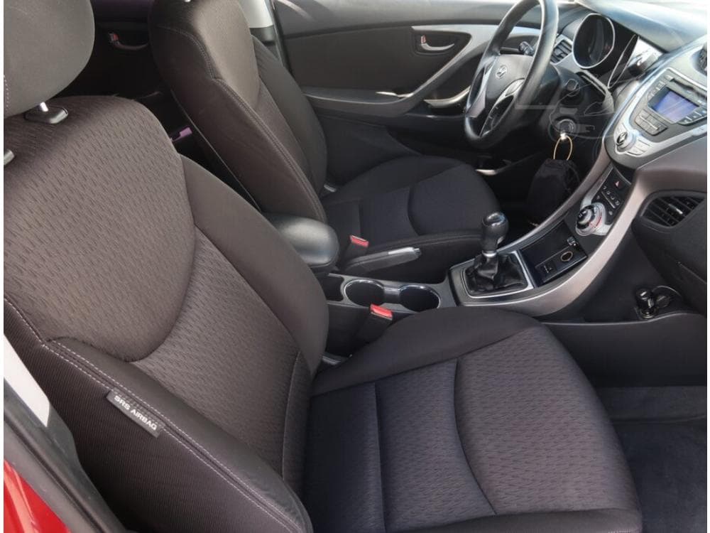 2012 Hyundai ELANTRA - 33