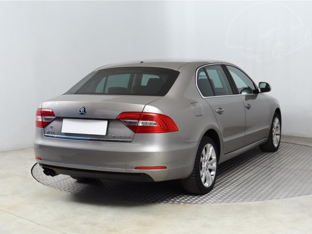 2015 Škoda SUPERB - 9